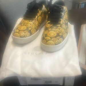Versace sneakers size 8.5 worn twice